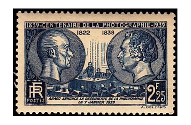 http://www.philatelie-berck.com/512-thickbox/france-n427-centenaire-de-la-photographie-1839-1939-niepce-et-daguerre-.jpg